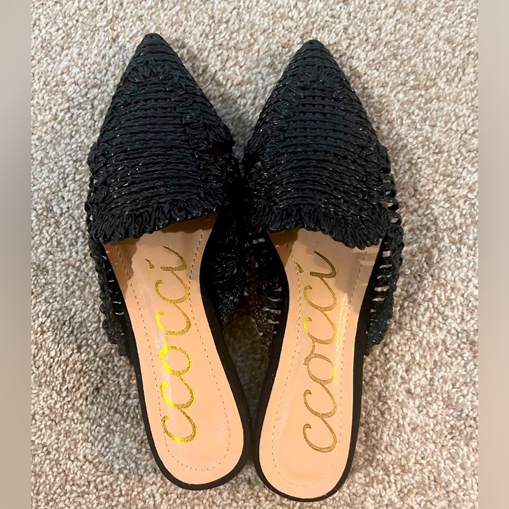 NWOT Black slip on flats